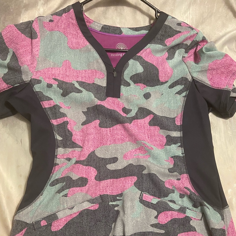 Women’s camo scrub top- size medium